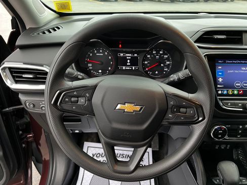 Used 2023 Chevrolet TrailBlazer LT w/ Convenience Package image 12