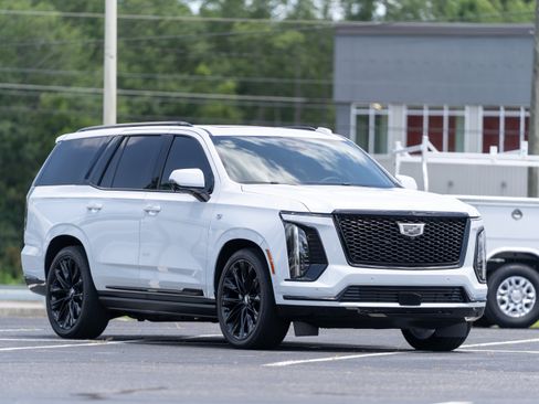 Used 2026 Cadillac Escalade Platinum Sport w/ LPO, ONYX Package AWD/4WD image 55
