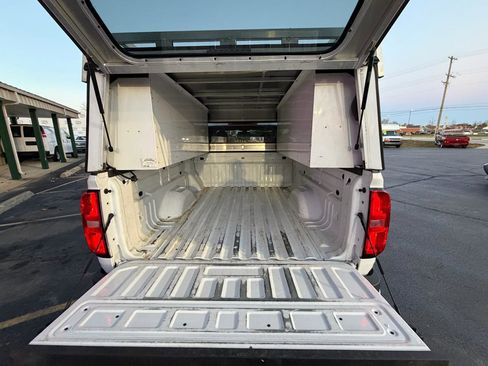 Used 2022 Chevrolet Colorado W/T RWD image 12