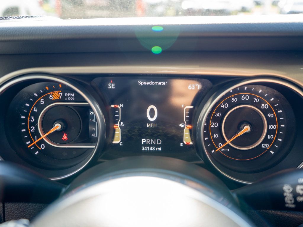Used 2018 Jeep Wrangler Unlimited Sahara AWD/4WD image 19