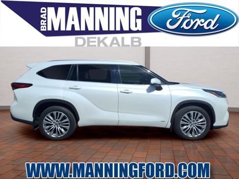 Used 2023 Toyota Highlander Platinum AWD/4WD image 1