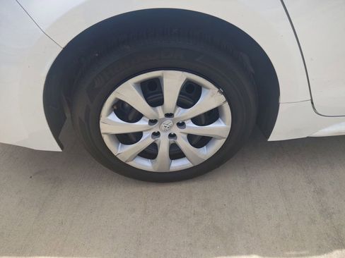 Used 2024 Toyota Corolla LE FWD image 13