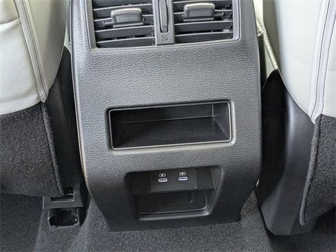 New 2025 Mitsubishi Outlander SE image 15