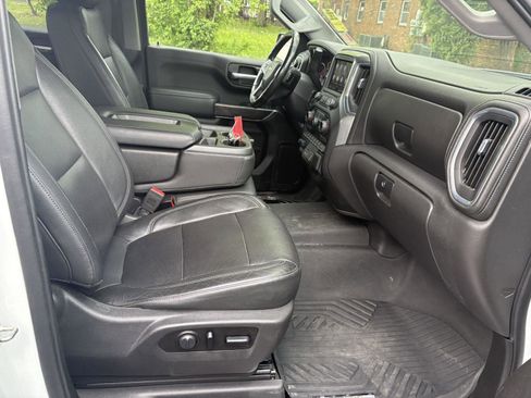 Used 2020 Chevrolet Silverado 1500 LTZ AWD/4WD image 18
