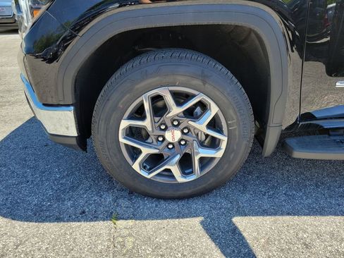 New 2025 GMC Sierra 1500 SLE w/ Preferred Package image 3