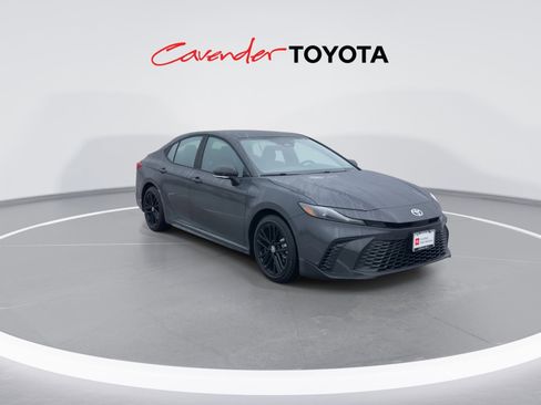 Used 2026 Toyota Camry SE image 2