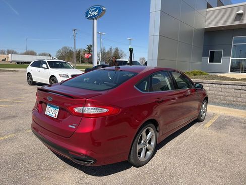 Used 2013 Ford Fusion SE FWD image 4
