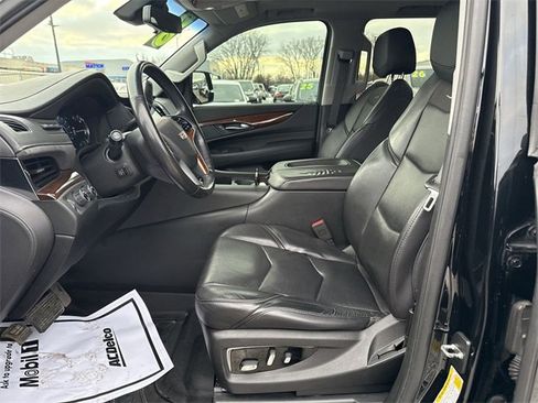 Used 2018 Cadillac Escalade Luxury image 9