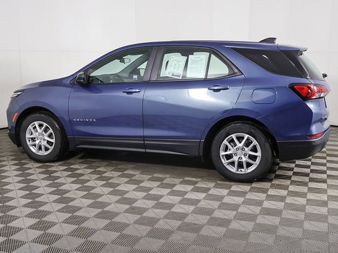 Used 2024 Chevrolet Equinox LS w/ Driver Confidence II Package image 11