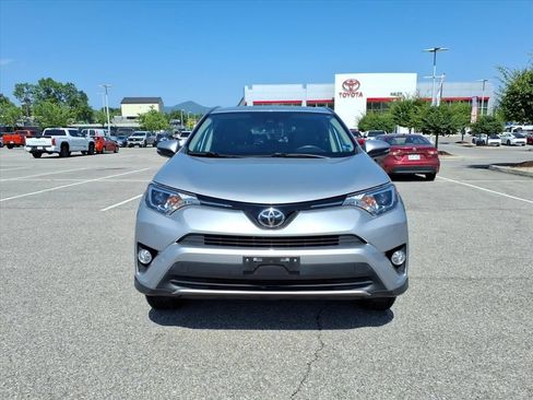 Used 2018 Toyota RAV4 XLE AWD/4WD image 10