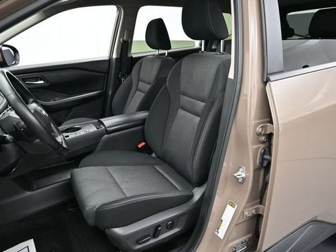Used 2025 Nissan Rogue SV FWD image 11