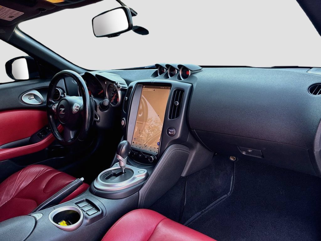 Used 2014 Nissan 370Z Coupe RWD image 26