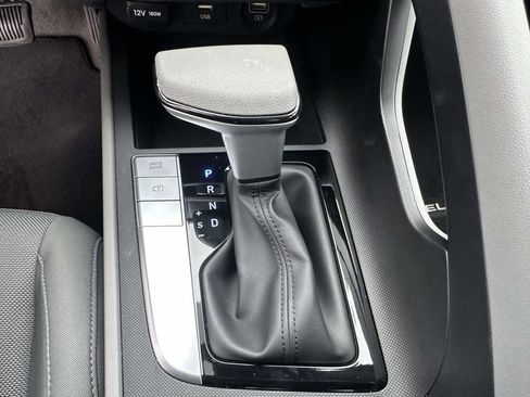 Used 2023 Hyundai Elantra SE w/ Cargo Package FWD image 25