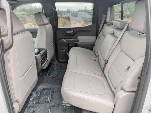 Used 2022 GMC Sierra 1500 SLT w/ SLT Premium Plus Package AWD/4WD image 17