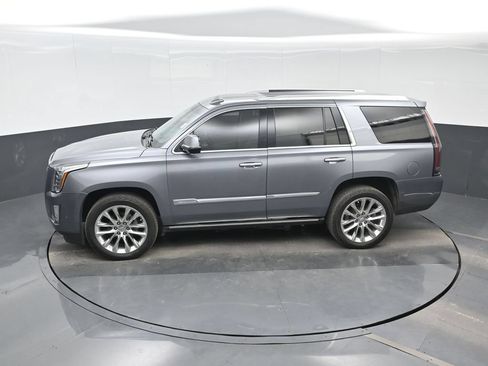 Used 2019 Cadillac Escalade Premium Luxury RWD image 18