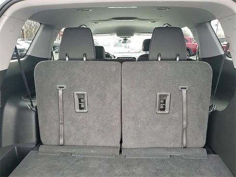 Certified 2023 GMC Acadia SLE w/ Driver Convenience Package image 6