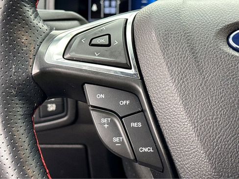 Used 2022 Ford Edge ST-Line image 16