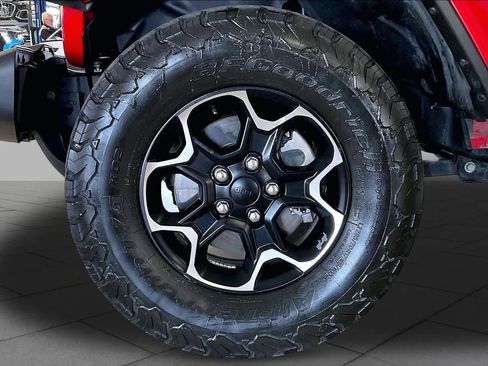 Used 2021 Jeep Wrangler Unlimited Rubicon 4xe w/ Cold Weather Group AWD/4WD image 10