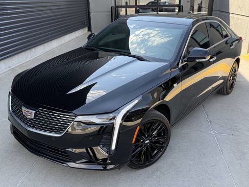 Used 2025 Cadillac CT4 Premium Luxury image 2