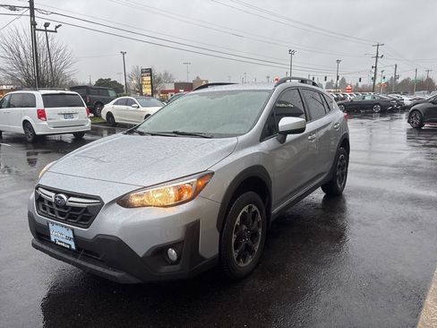 Used 2023 Subaru Crosstrek 2.0i Premium image 2