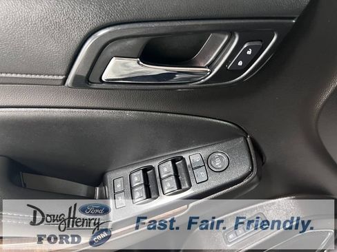 Used 2017 Chevrolet Suburban LT image 24