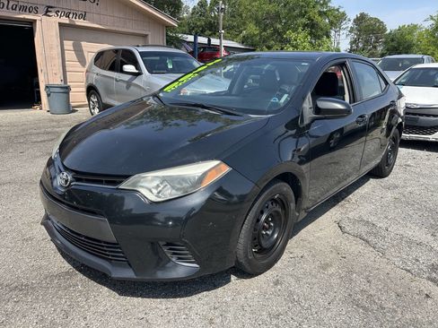 Used 2015 Toyota Corolla LE image 35