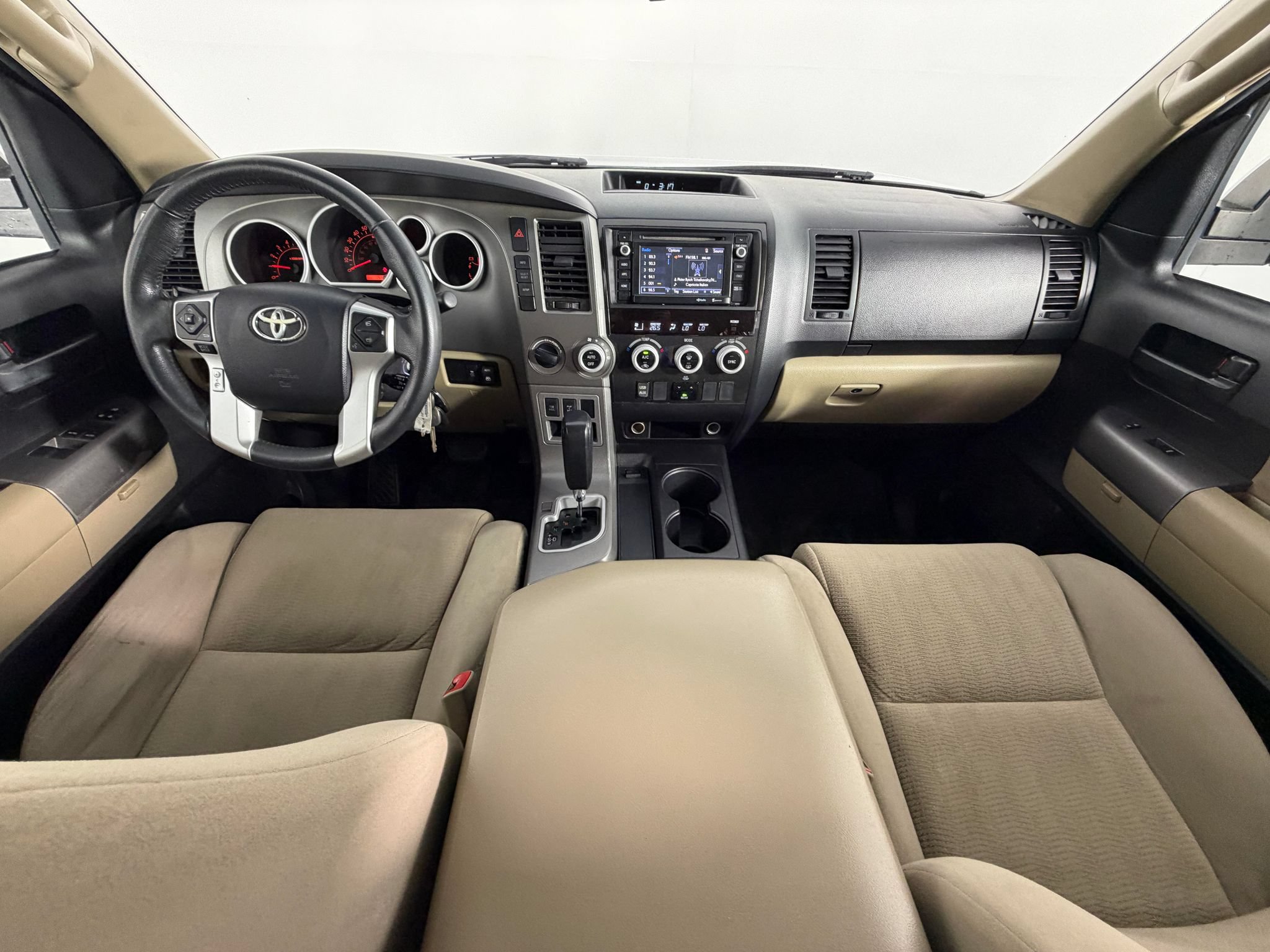 Used 2016 Toyota Sequoia SR5 AWD/4WD image 9