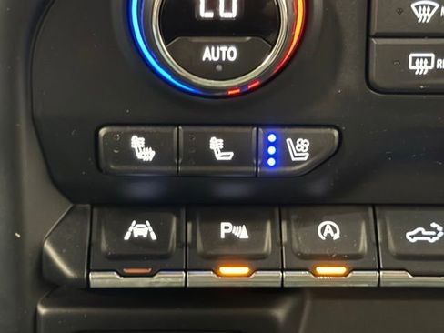 Used 2020 Chevrolet Silverado 1500 LTZ w/ LTZ Plus Package AWD/4WD image 33