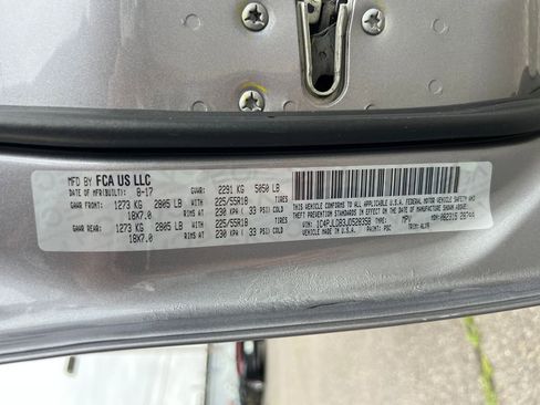 Used 2018 Jeep Cherokee Limited FWD image 25