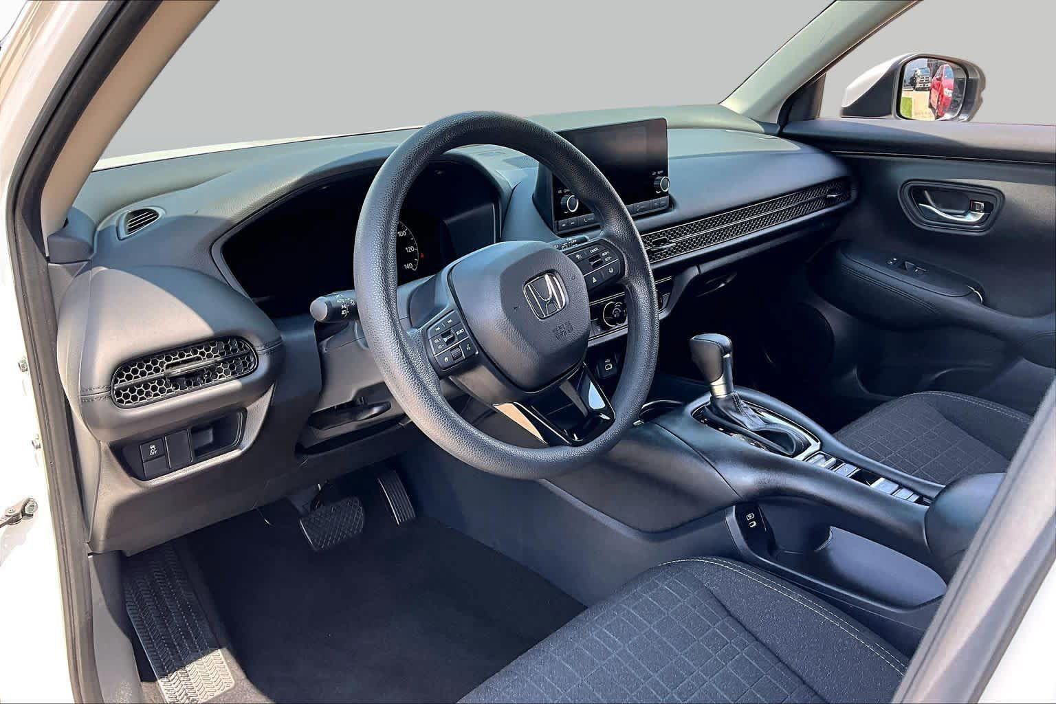 Used 2025 Honda HR-V LX image 18