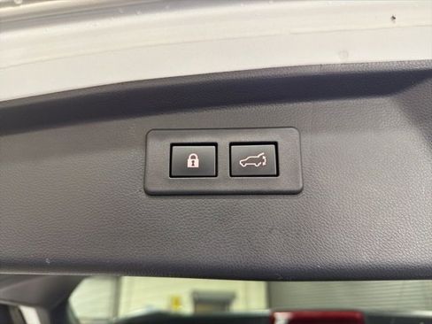 Certified 2022 Subaru Outback Limited image 36