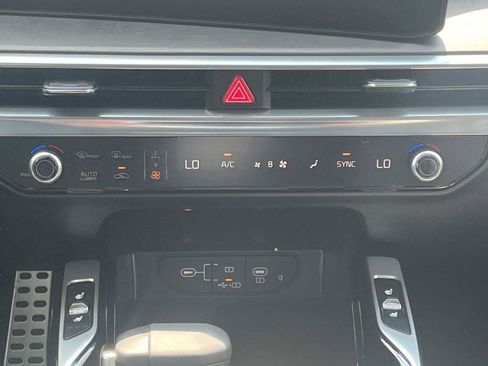 New 2025 Kia Sorento SX Prestige AWD/4WD image 16