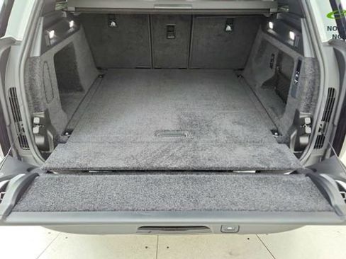 Used 2025 Land Rover Range Rover SE AWD/4WD image 14