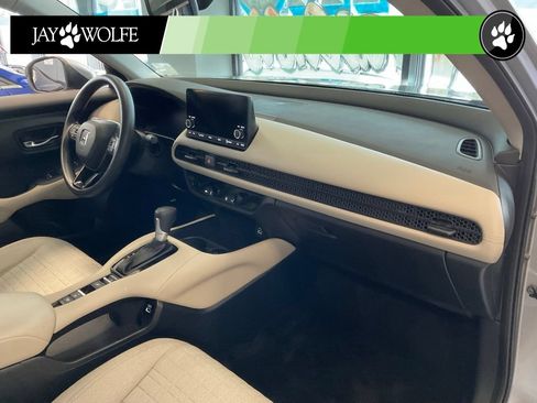 Used 2023 Honda HR-V LX image 18