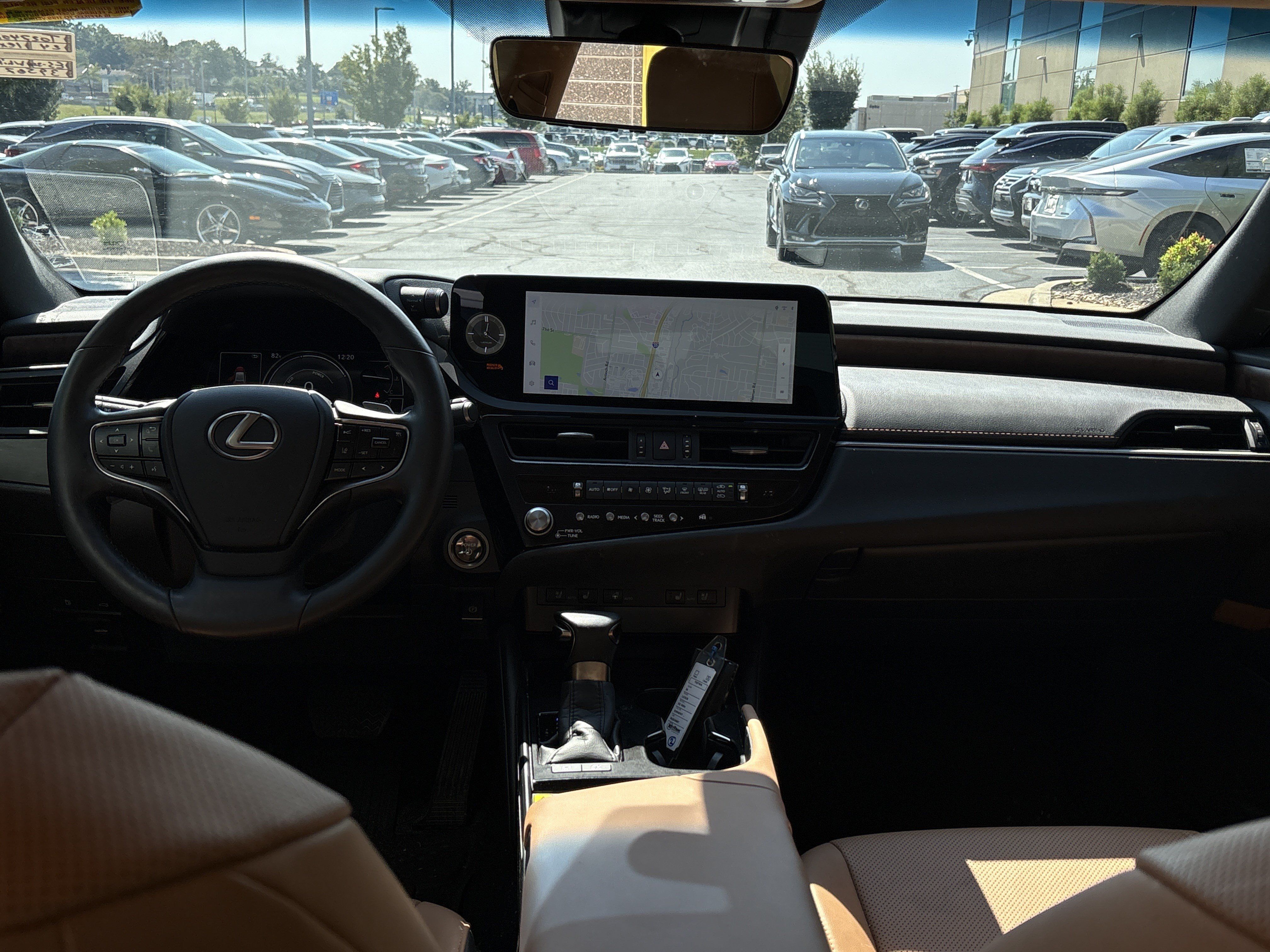 Used 2024 Lexus ES 300h w/ Premium Package FWD image 29