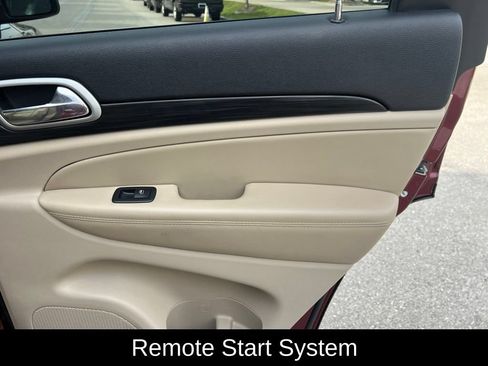 Certified 2021 Jeep Grand Cherokee Laredo w/ Security & Convenience Group RWD image 17
