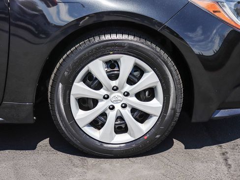 Certified 2022 Toyota Corolla LE w/ Carpet Mat Package (TMS) FWD image 11
