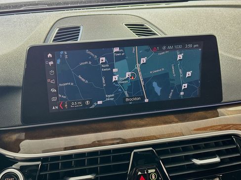 Used 2019 BMW 530e xDrive w/ Convenience Package image 2