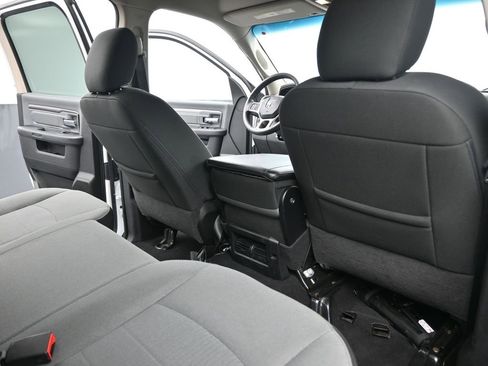 Used 2022 RAM 1500 Classic SLT image 25