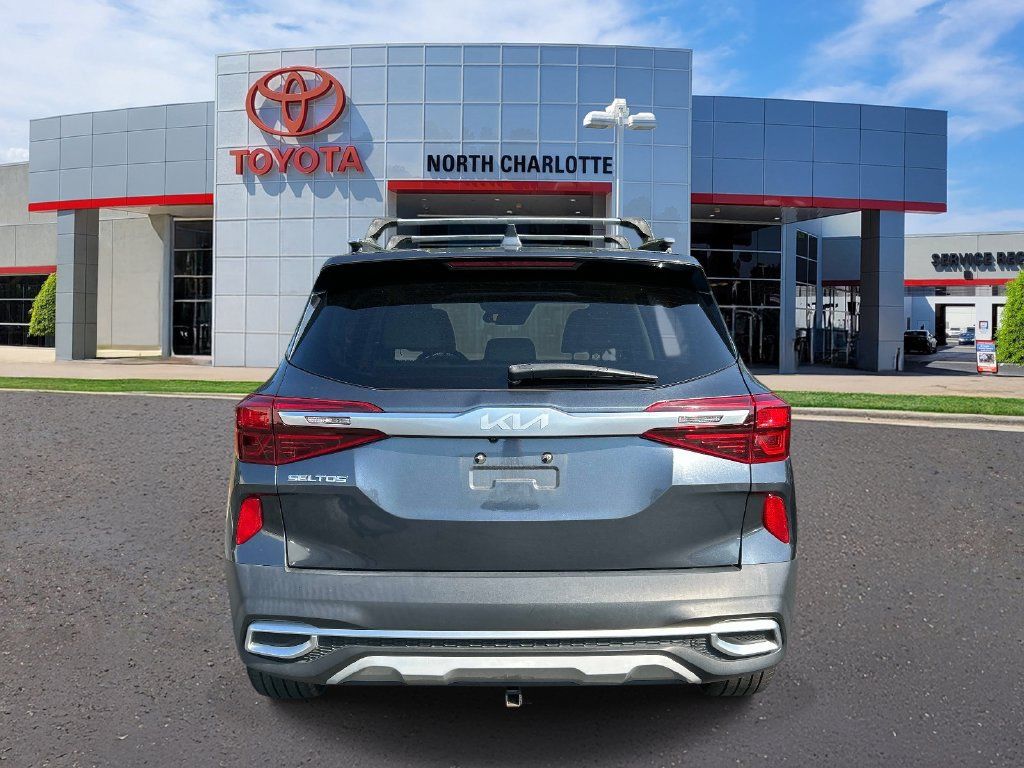 Used 2022 Kia Seltos SX w/ Sunroof Package AWD/4WD image 7