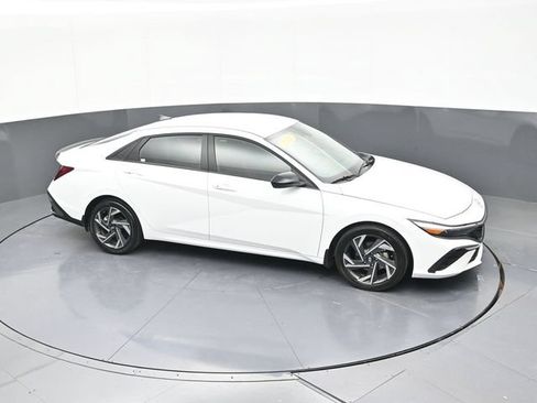 Used 2025 Hyundai Elantra Sport FWD image 63