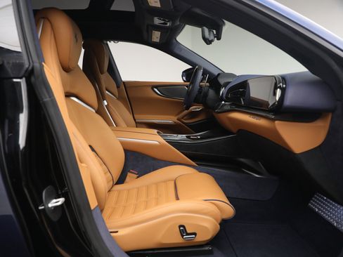 Certified 2025 Ferrari Purosangue image 17