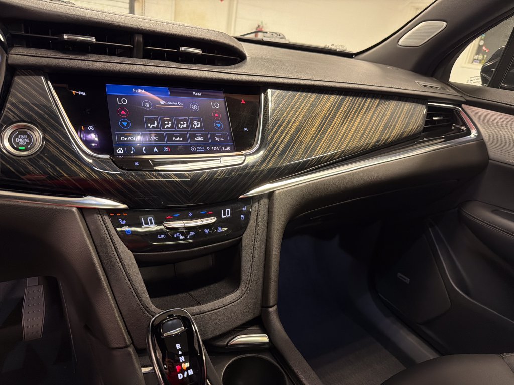 Used 2023 Cadillac XT6 Premium Luxury FWD image 35