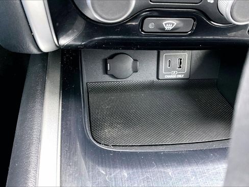 Used 2020 Nissan Pathfinder S image 16