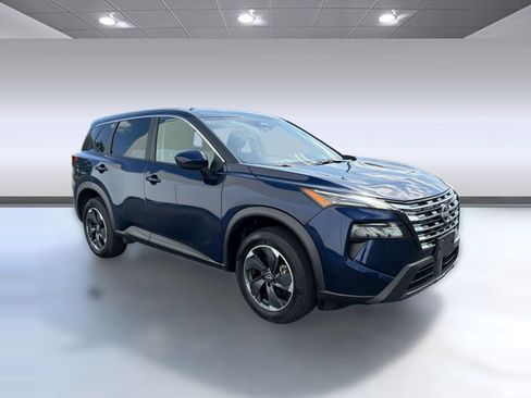 Used 2025 Nissan Rogue SV AWD/4WD image 7