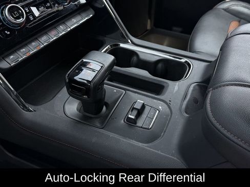 Used 2024 GMC Sierra 1500 AT4 w/ Technology Package AWD/4WD image 22