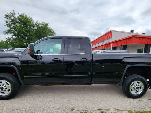 Used 2019 GMC Sierra 2500 SLE w/ Suspension Package, Off-Road AWD/4WD image 13