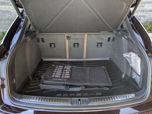 New 2026 Porsche Macan image 24