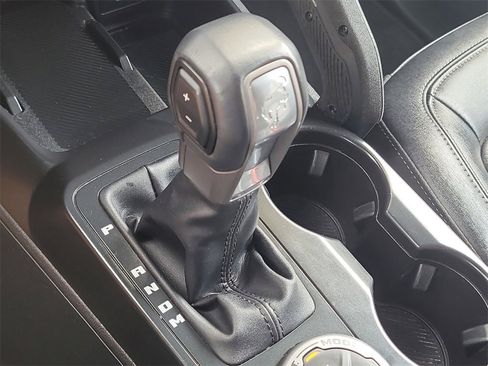 Used 2025 Ford Bronco Badlands image 23