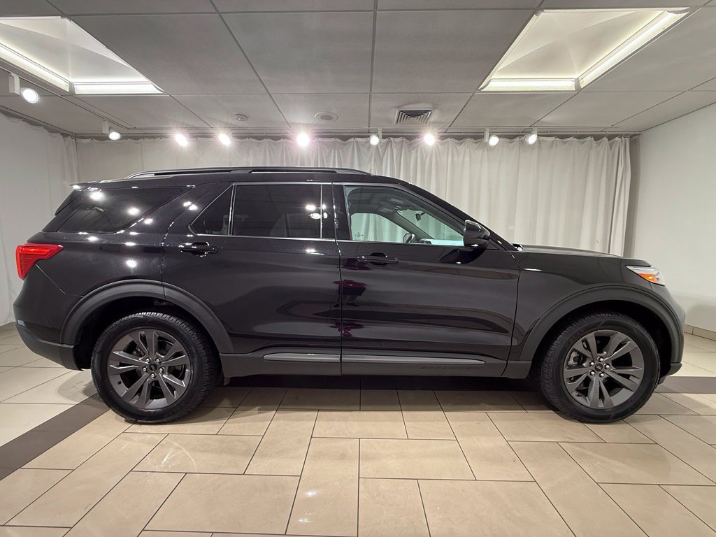 Used 2024 Ford Explorer XLT w/ Equipment Group 202A AWD/4WD image 6